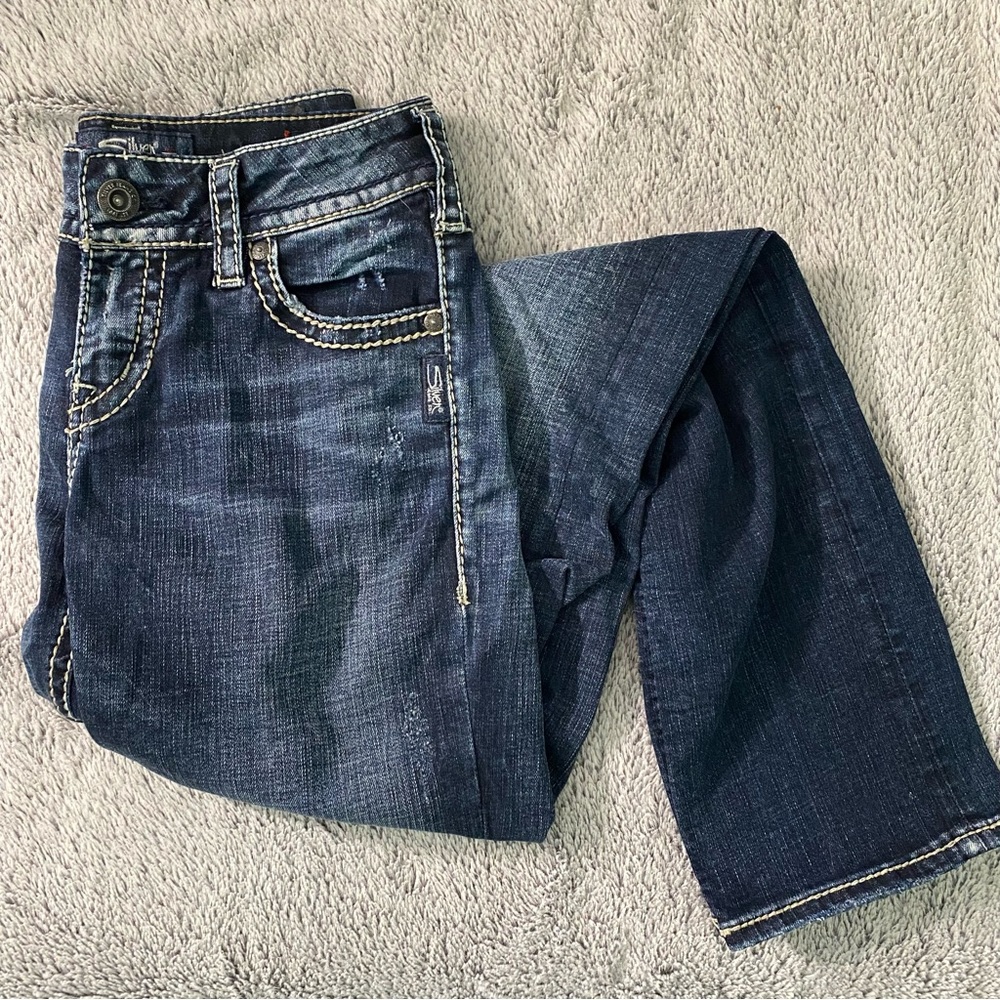 Silver Jeans with Fluid Denim in Straight Style